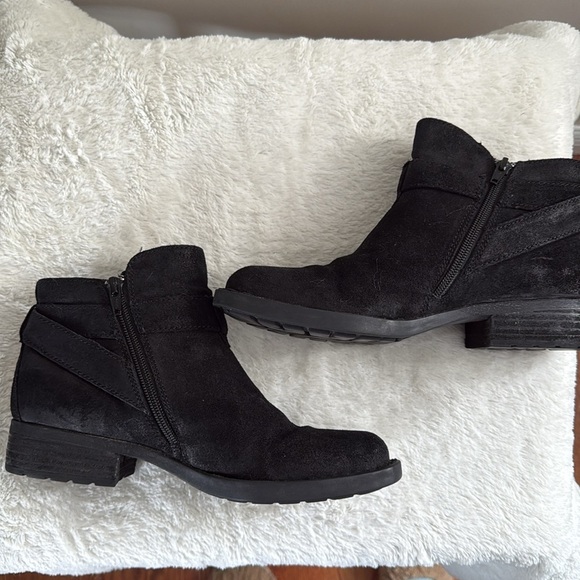 Women’s Born ankle boots - Picture 4 of 9